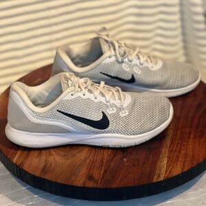 Nike Flex Running Shoes - Gray and Black